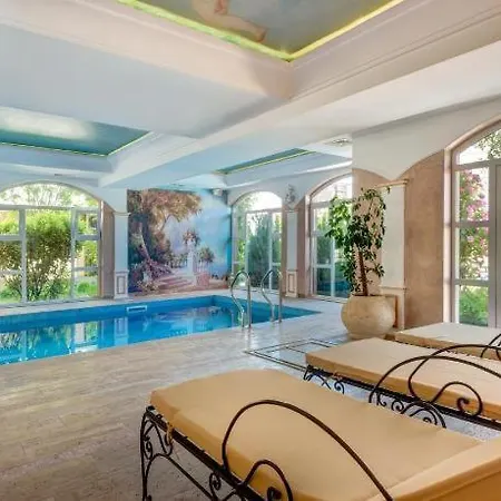 Izi Palace Deluxe Studiob1 Апартамент *