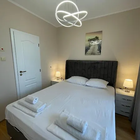 Apartment Izi Palace Deluxe Studiob1 *