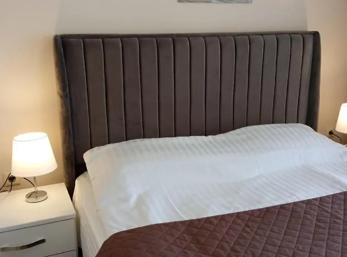 Izi Palace Deluxe Studiob1 Apartman Napospart