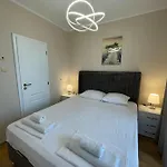 Apartament Izi Palace Deluxe Studiob1 *